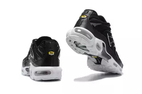AIR MAX TN PLUS "BLACK AND WHITE"